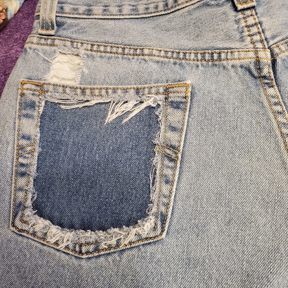 Vintage Levi's high rise distressed cutoff shorts - Picture 9 of 15